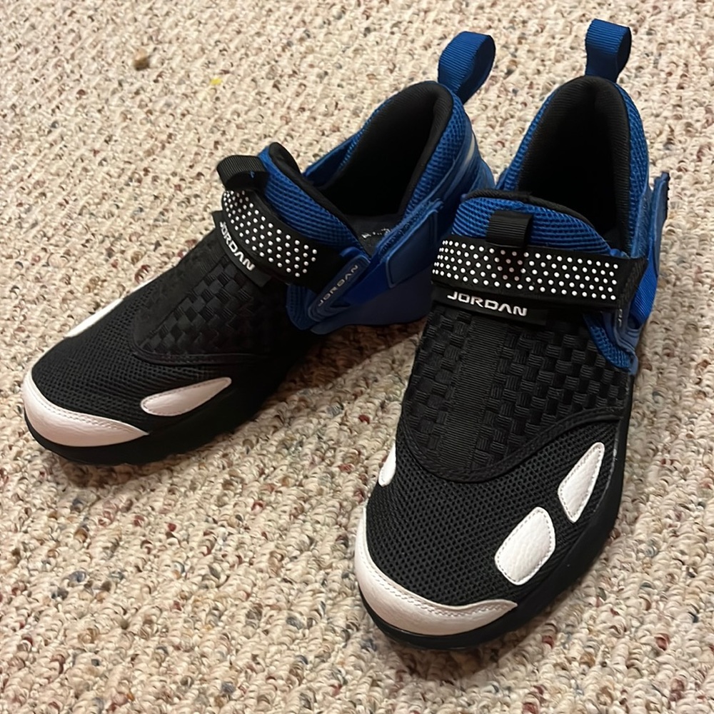 Rare air  Jordans size 8